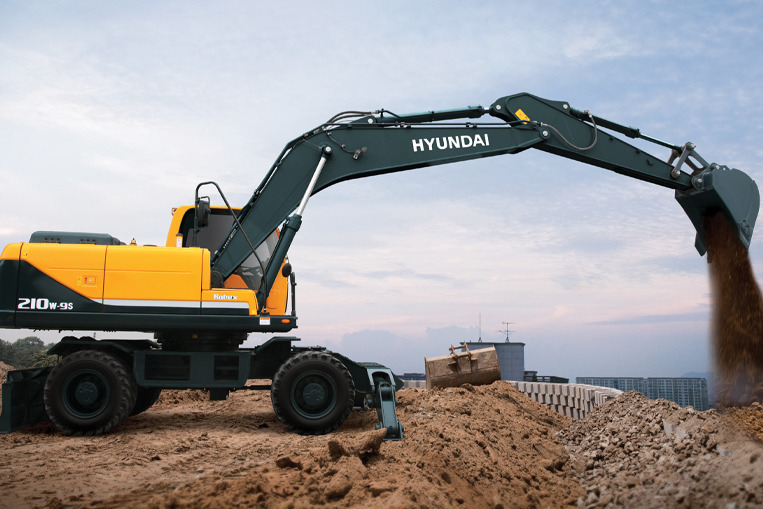 HYUNDAI R210W-9S - Колёсный экскаватор: фото 1 HYUNDAI R210W-9S - Колёсный экскаватор: фото 1