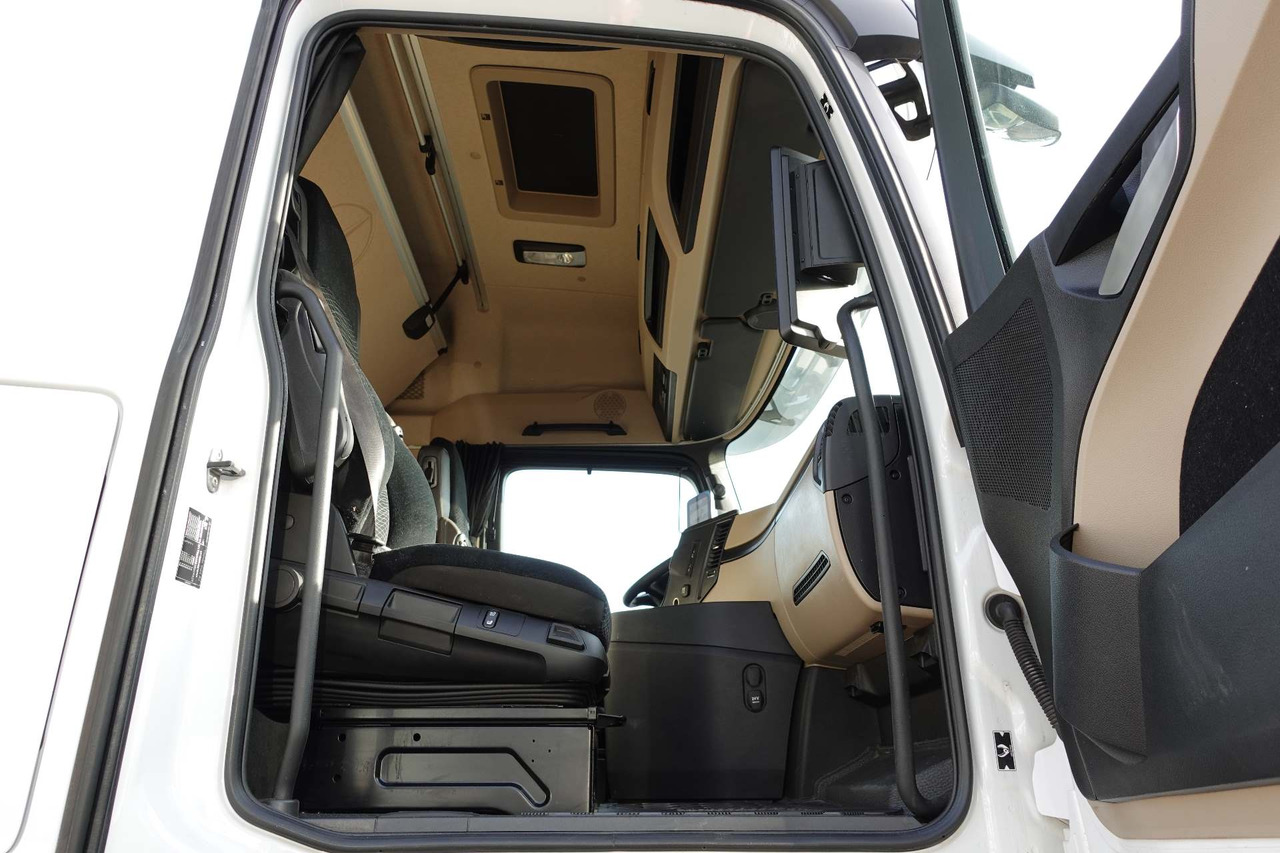 Тягач Mercedes-Benz Actros 5 1845 BigSpace: фото 10
