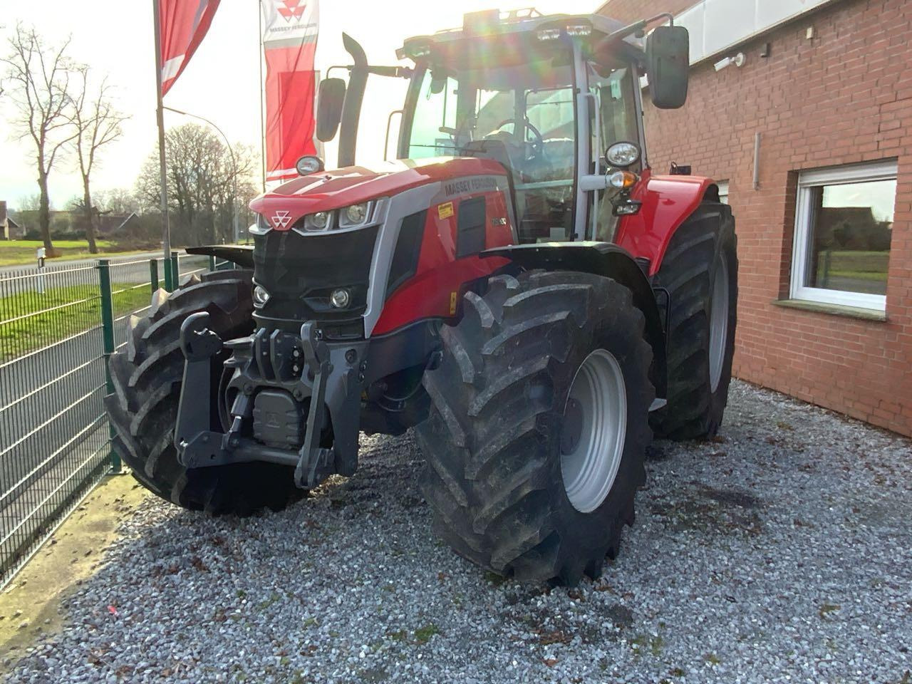 Massey Ferguson MF 7S.210 DYNA VT - Трактор: фото 1 Massey Ferguson MF 7S.210 DYNA VT - Трактор: фото 1