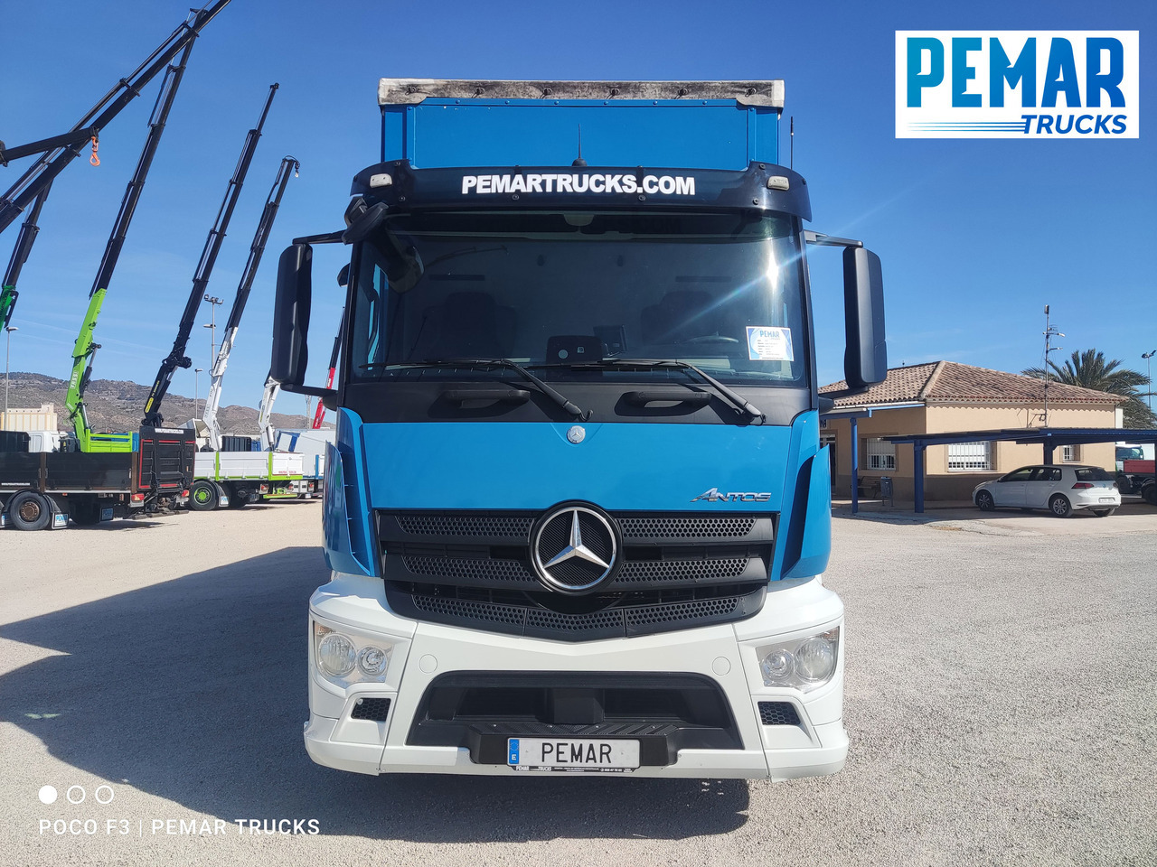 MERCEDES-BENZ ANTOS 1827 SEMITAUTLINER RETARDER - Тентованный грузовик: фото 2 MERCEDES-BENZ ANTOS 1827 SEMITAUTLINER RETARDER - Тентованный грузовик: фото 2