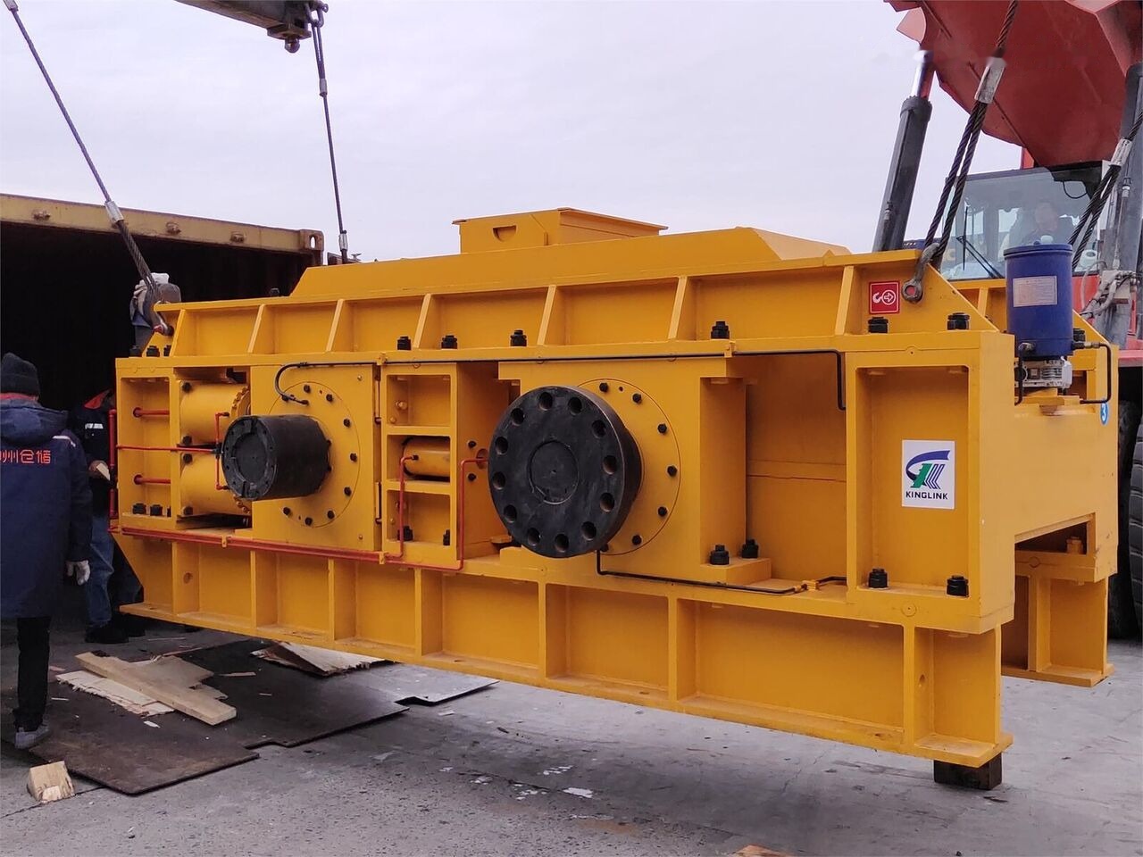 Kinglink KL2PGS1500 hydraulic roller crusher for sand making - Дробилка: фото 1