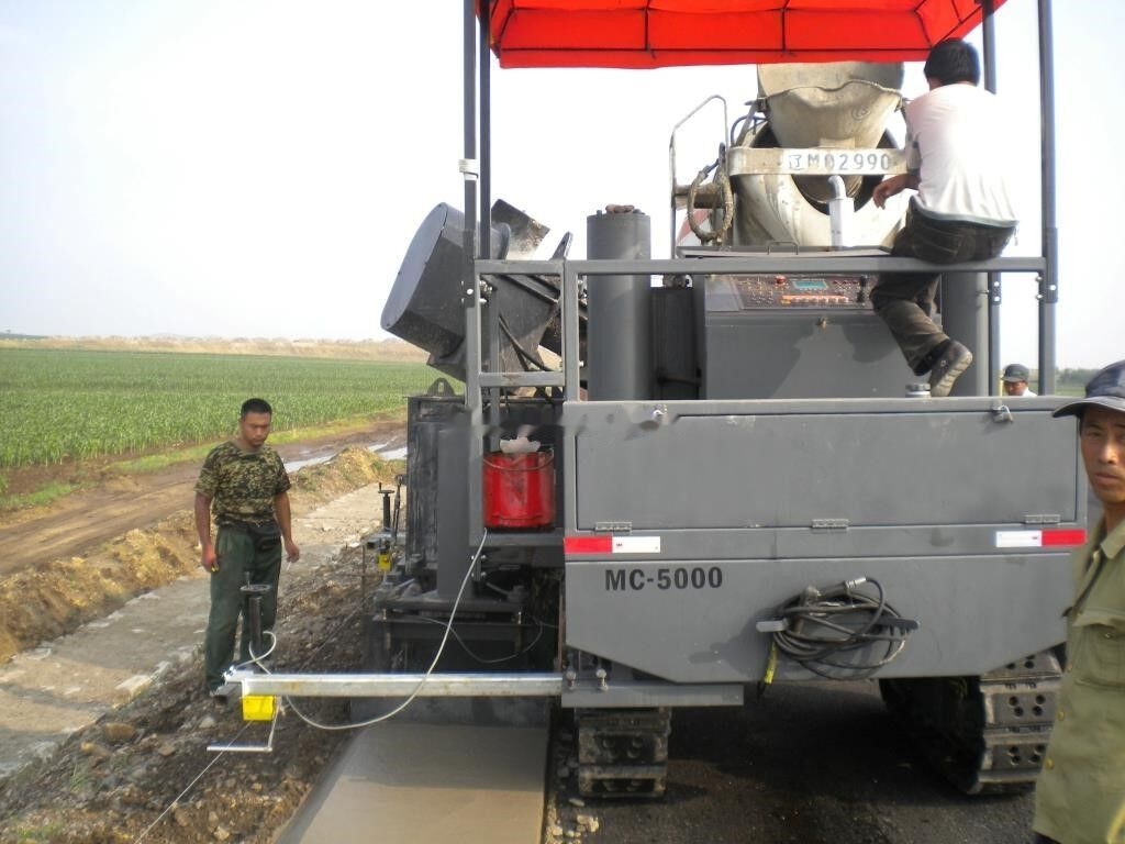 Kinglink MC5000 Concrete slipform paver for road ditch and gutter - Бетоноукладчик: фото 1 Kinglink MC5000 Concrete slipform paver for road ditch and gutter - Бетоноукладчик: фото 1