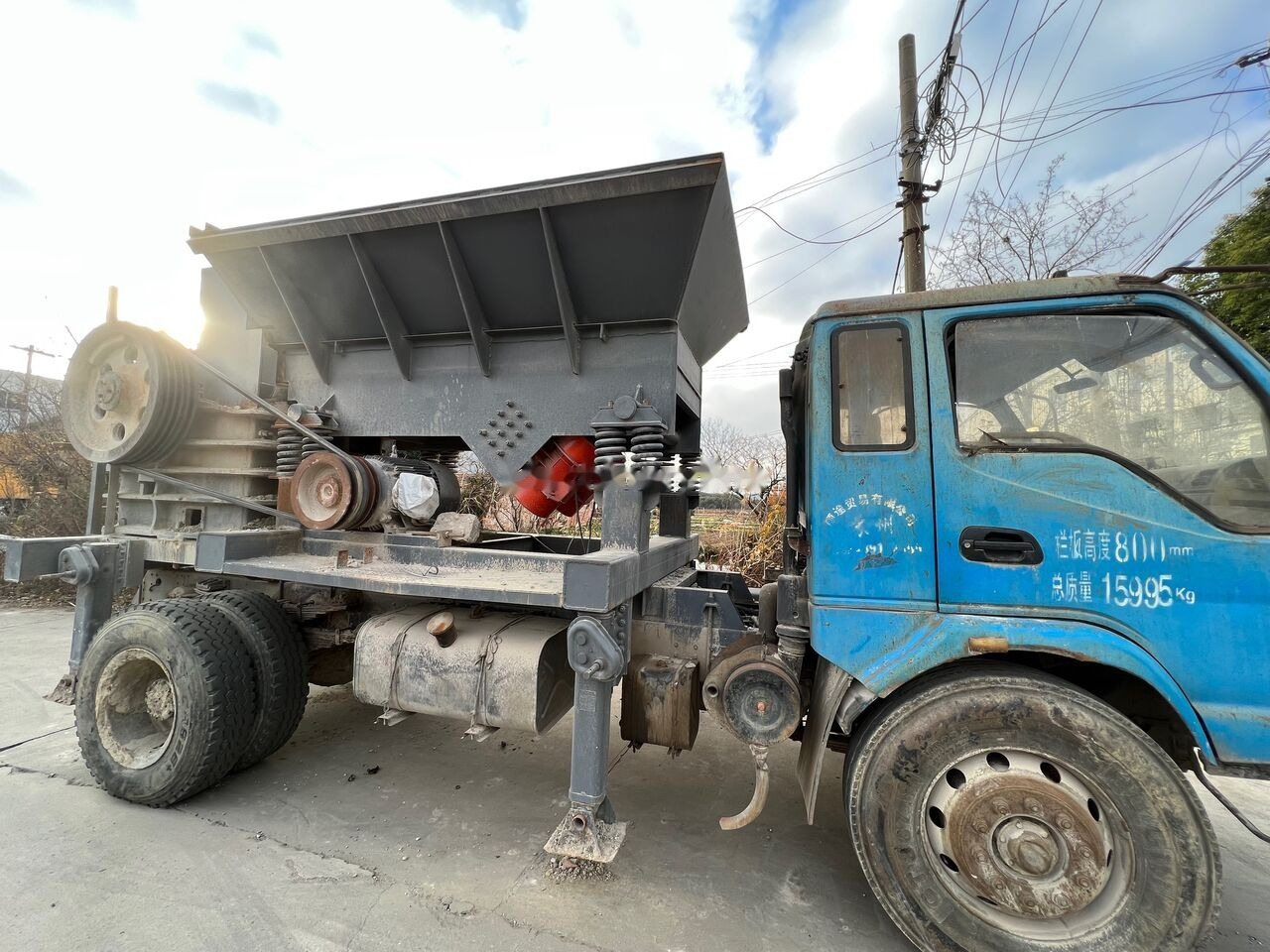 Kinglink Truck Mounted Vibrating Feeder and Jaw Crusher | Quarry | Concre - Щековая дробилка: фото 1 Kinglink Truck Mounted Vibrating Feeder and Jaw Crusher | Quarry | Concre - Щековая дробилка: фото 1