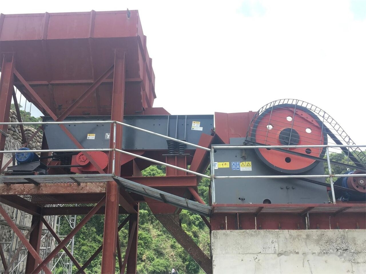 Kinglink ZSW380X96 RiverStone Aggregate vibrating feeding machine - Горнодобывающая техника: фото 1 Kinglink ZSW380X96 RiverStone Aggregate vibrating feeding machine - Горнодобывающая техника: фото 1