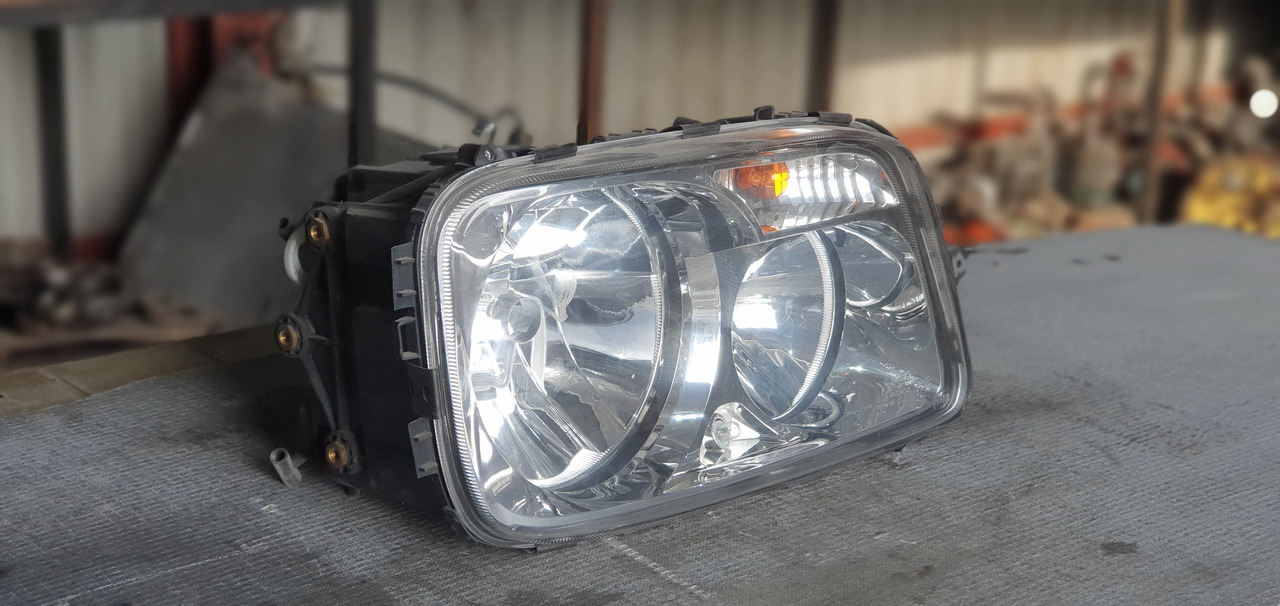 ACTROS MP III HEADLIGHT - PASSENGER - Свет/ Освещение для Грузовиков: фото 1 ACTROS MP III HEADLIGHT - PASSENGER - Свет/ Освещение для Грузовиков: фото 1