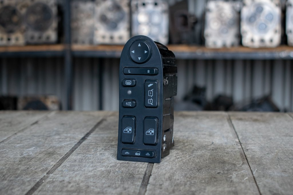 MAN TGA POWER WINDOW SWITCH - DRIVER - Электрическая система для Грузовиков: фото 1 MAN TGA POWER WINDOW SWITCH - DRIVER - Электрическая система для Грузовиков: фото 1