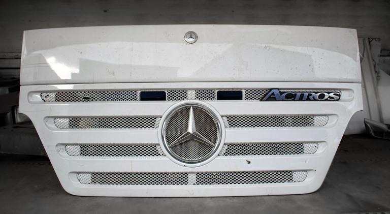 MERCEDES-BENZ ACTROS MEGA SPACE MP II - Капот для Грузовиков: фото 1 MERCEDES-BENZ ACTROS MEGA SPACE MP II - Капот для Грузовиков: фото 1