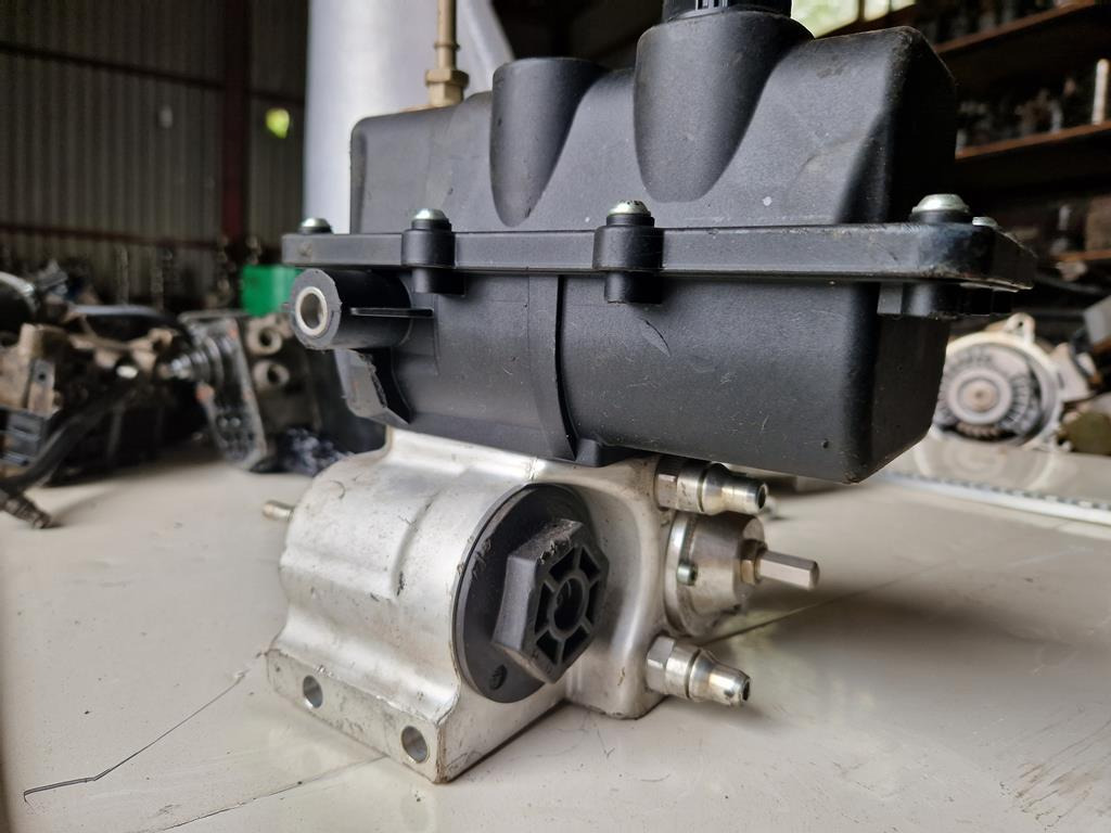 MERCEDES-BENZ ADBLUE SUPPLY PUMP FOR ATEGO - ACTROS - A 000 140 1578 ΚΑΙΝΟΥΡΓΙΑ - Выхлопная система для Грузовиков: фото 1 MERCEDES-BENZ ADBLUE SUPPLY PUMP FOR ATEGO - ACTROS - A 000 140 1578 ΚΑΙΝΟΥΡΓΙΑ - Выхлопная система для Грузовиков: фото 1