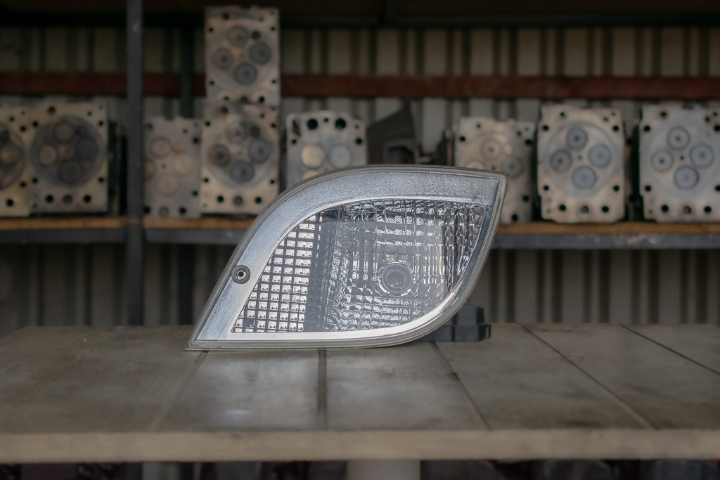 MERCEDES-BENZ ATEGO CORNER FLASHLIGHT II - DRIVER - Свет/ Освещение для Грузовиков: фото 1