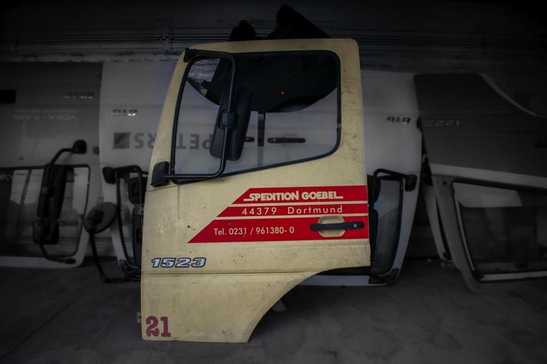 MERCEDES-BENZ ATEGO I - DRIVER - Дверь и запчасти для Грузовиков: фото 1 MERCEDES-BENZ ATEGO I - DRIVER - Дверь и запчасти для Грузовиков: фото 1