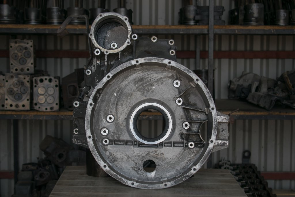 MERCEDES-BENZ ATEGO OM 906 WITH HOLE FOR MOVEMENT - Маховик для Грузовиков: фото 1