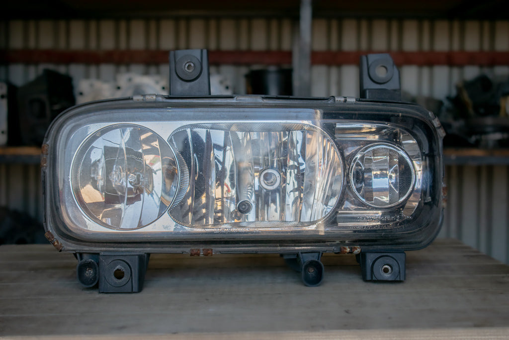 MERCEDES-BENZ HEADLIGHT - DRIVER - Передняя фара для Грузовиков: фото 1 MERCEDES-BENZ HEADLIGHT - DRIVER - Передняя фара для Грузовиков: фото 1
