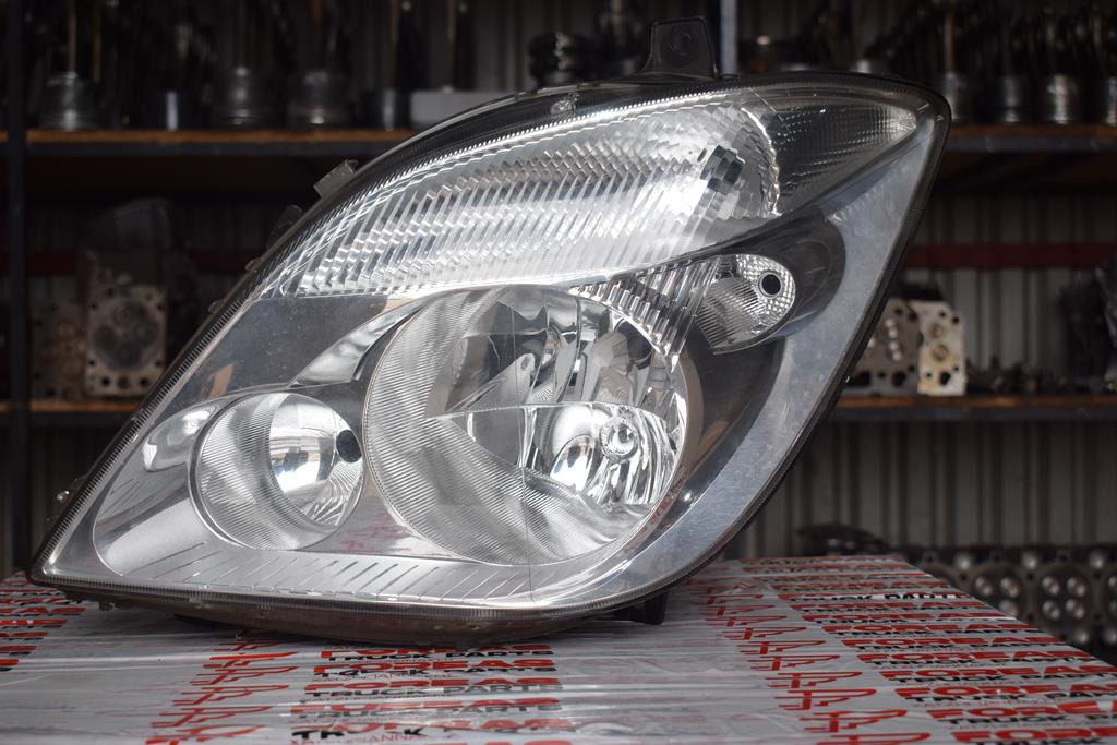 MERCEDES-BENZ SPRINTER 906 LEFT FRONT LIGHT - DRIVER - Свет/ Освещение для Грузовиков: фото 1