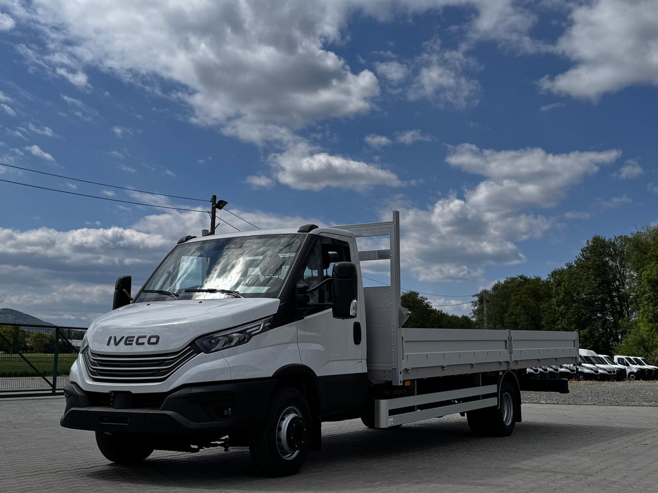 Iveco Daily 70C18 - Грузовик бортовой/ Платформа: фото 2 Iveco Daily 70C18 - Грузовик бортовой/ Платформа: фото 2