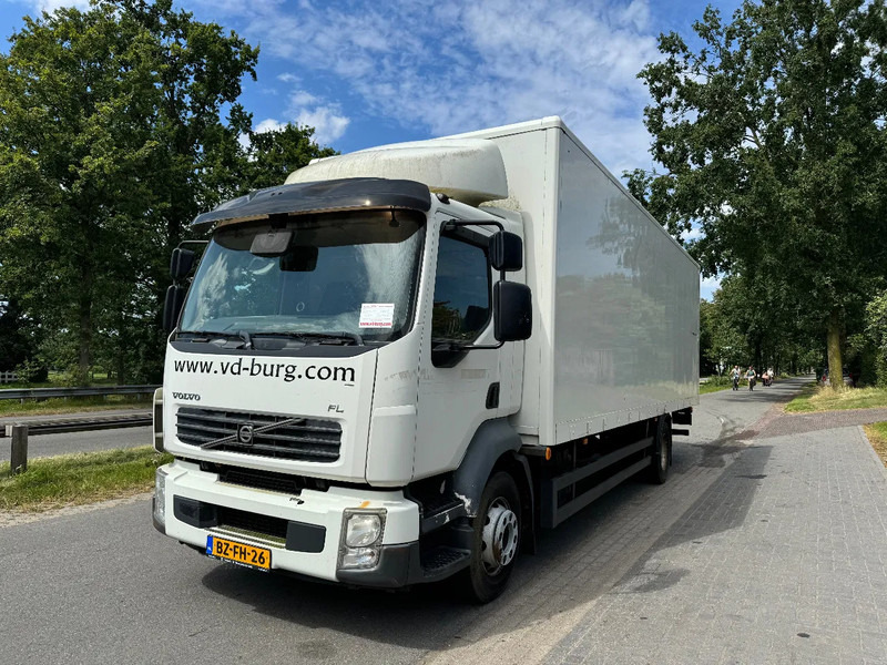 Volvo FL 12 - Грузовик с закрытым кузовом: фото 1 Volvo FL 12 - Грузовик с закрытым кузовом: фото 1