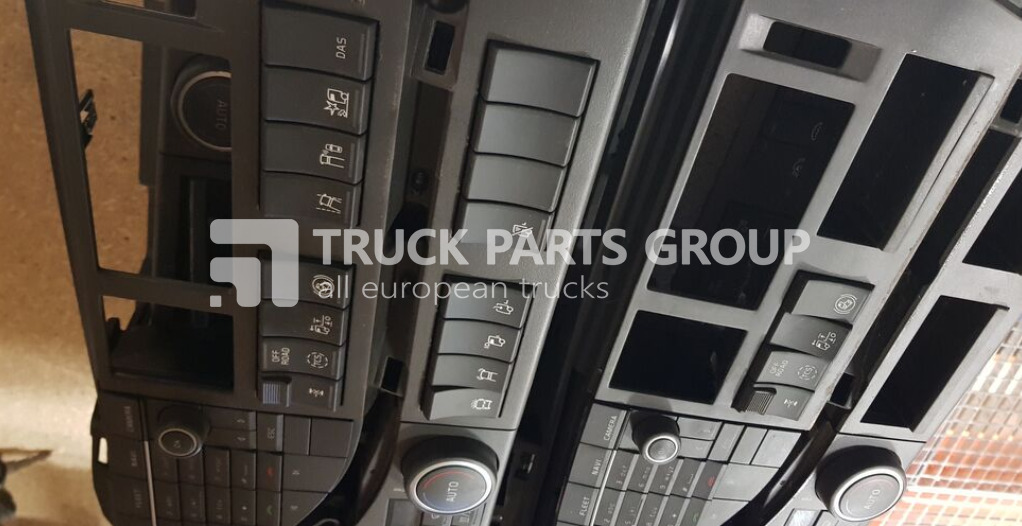 VOLVO FH4 euro6 control panels dashboard, central panel, information p dashboard - Приборная панель для Грузовиков: фото 1 VOLVO FH4 euro6 control panels dashboard, central panel, information p dashboard - Приборная панель для Грузовиков: фото 1