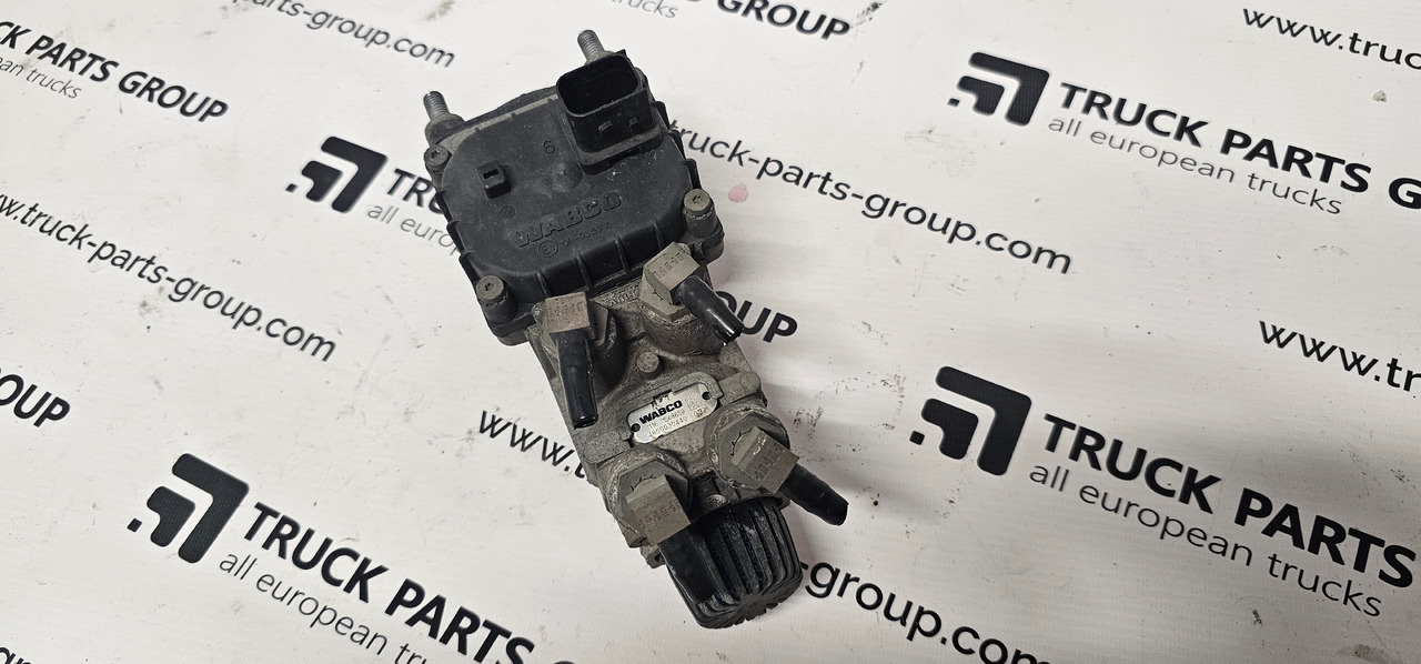 DAF DAF XF, 106XF EURO6 emission foot brake valve, pneumatic main brake valve 1568659, 4800030440, 2136030, 1998070, 1747130, 4800030640, 4800030440, 0092075 - Запчасти: фото 1 DAF DAF XF, 106XF EURO6 emission foot brake valve, pneumatic main brake valve 1568659, 4800030440, 2136030, 1998070, 1747130, 4800030640, 4800030440, 0092075 - Запчасти: фото 1