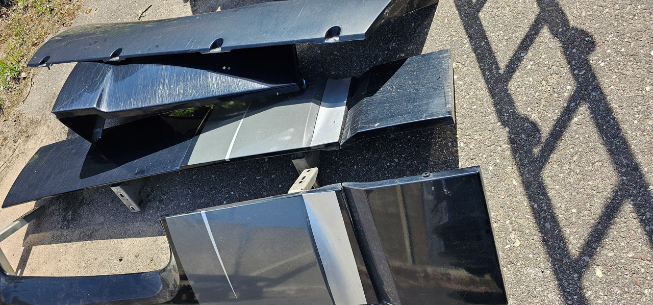 DAF DAF XF euro6, XF106 super space cab spoilers, air deflectors, side + roof spoilers 1291469, 1675975, 1961548, 1993248, 1836001, 1836000, 1836002, 1671843, 1671845, 1671844, 1671846, , 1679758, 1671845 - Запчасти: фото 1 DAF DAF XF euro6, XF106 super space cab spoilers, air deflectors, side + roof spoilers 1291469, 1675975, 1961548, 1993248, 1836001, 1836000, 1836002, 1671843, 1671845, 1671844, 1671846, , 1679758, 1671845 - Запчасти: фото 1