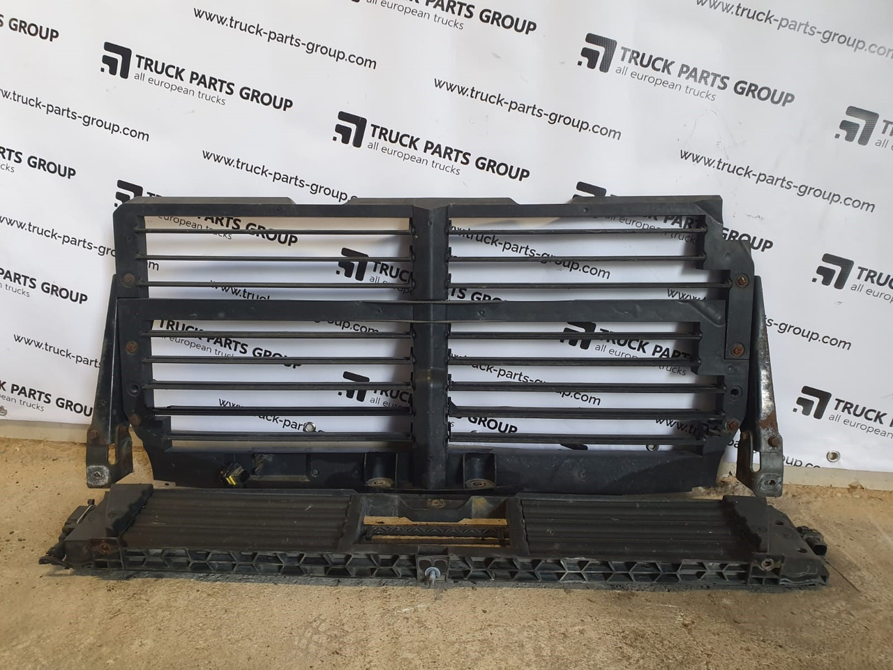 MERCEDES-BENZ Mercedes-Benz Actros MP4 EURO6 emission front grille 9605001516, 9605002316, 9605001416, 9605002416, 9605001816 - Запчасти для Грузовиков: фото 1 MERCEDES-BENZ Mercedes-Benz Actros MP4 EURO6 emission front grille 9605001516, 9605002316, 9605001416, 9605002416, 9605001816 - Запчасти для Грузовиков: фото 1