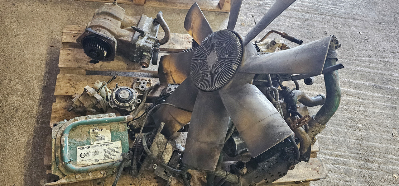 VOLVO VOLVO FH12, FM12 euro3 D12D engine parts, viscous fan, compressor, turbo, clutch, flywheel, starter, alternator, valves 81521306284, 4800200020, 3165219, 20440364, 20742476, 2042, 9343, 2054, 7525, 41 - Запчасти для Грузовиков: фото 1 VOLVO VOLVO FH12, FM12 euro3 D12D engine parts, viscous fan, compressor, turbo, clutch, flywheel, starter, alternator, valves 81521306284, 4800200020, 3165219, 20440364, 20742476, 2042, 9343, 2054, 7525, 41 - Запчасти для Грузовиков: фото 1