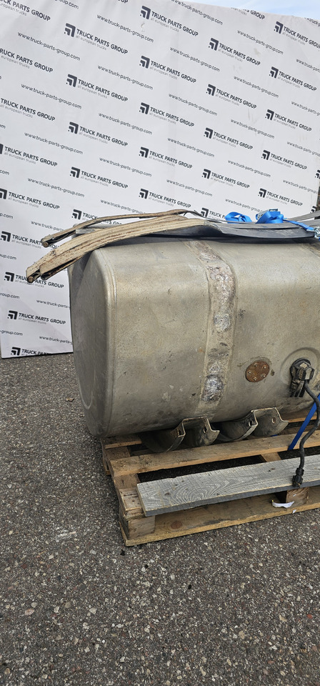 Volvo VOLVO FH4, FM4 EURO6 emission fuel tanks diesel fuel supply system 21516442, 7421516442, 20392751, 20392028, 5001834430, 3198271, 5001864551, 20453245, 8152630, 5001865160, 20526488, 7485132554, 11895 - Запчасти: фото 1