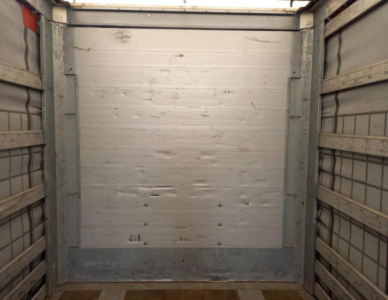 2019 Schmitz Cargobull SCS24/L Varios - Тентованный полуприцеп: фото 3 2019 Schmitz Cargobull SCS24/L Varios - Тентованный полуприцеп: фото 3