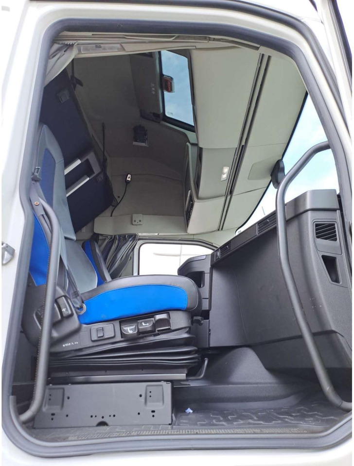 2023 Volvo FH 460 Globetrotter XL Varios i-Save - Тягач: фото 2 2023 Volvo FH 460 Globetrotter XL Varios i-Save - Тягач: фото 2