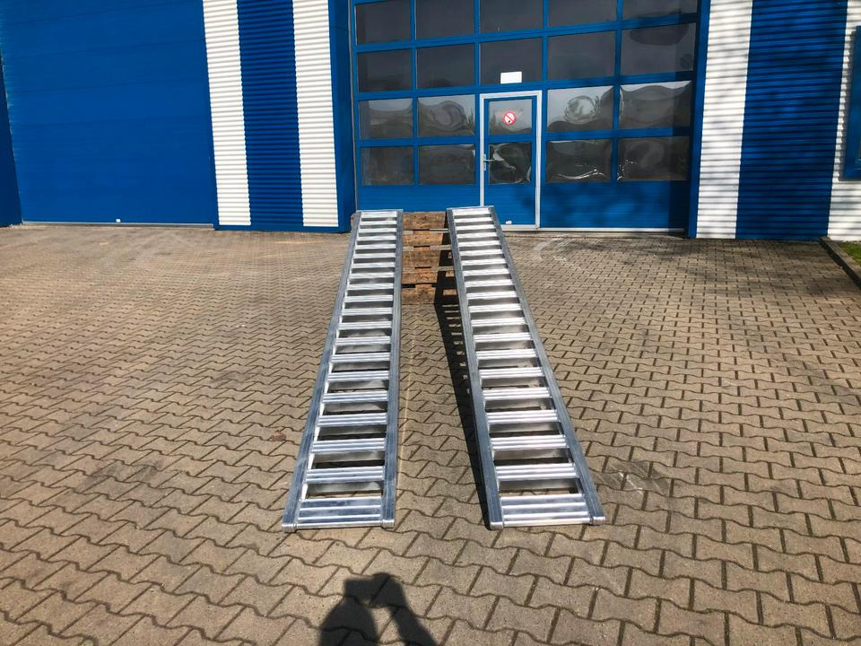 Alurampen Satz 4m 4000KG Minibagger Minilader Quad Auffahrrampe *INKL.19% MWST* - Погрузочная рампа: фото 3 Alurampen Satz 4m 4000KG Minibagger Minilader Quad Auffahrrampe *INKL.19% MWST* - Погрузочная рампа: фото 3