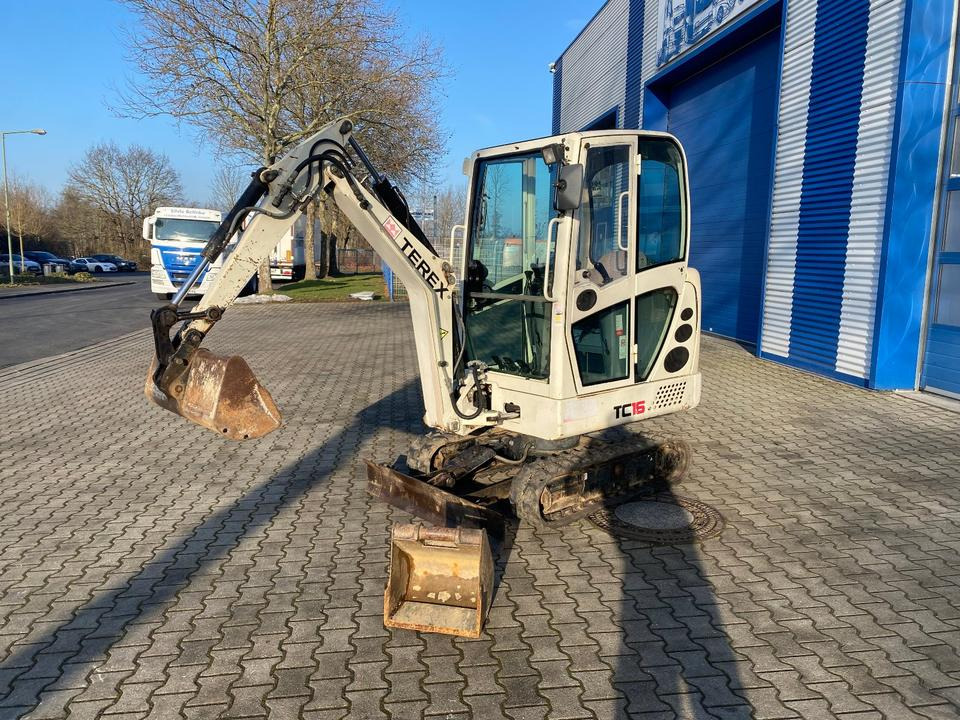 Minibagger Terex TC16 mit Kabine *INKL.19% MWST*SCHWENKARM*VERSTELLFAHRWERK* - Мини-экскаватор: фото 1 Minibagger Terex TC16 mit Kabine *INKL.19% MWST*SCHWENKARM*VERSTELLFAHRWERK* - Мини-экскаватор: фото 1