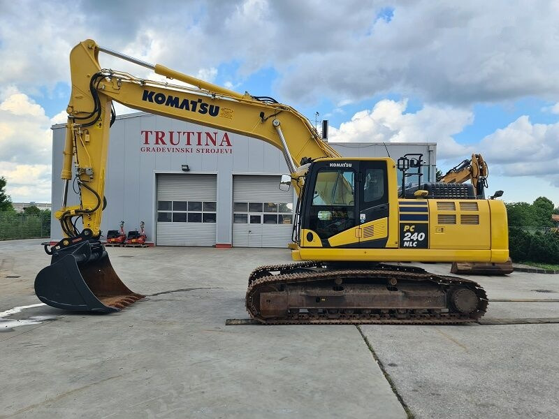 Komatsu PC240NLC-11 - Гусеничный экскаватор: фото 1 Komatsu PC240NLC-11 - Гусеничный экскаватор: фото 1