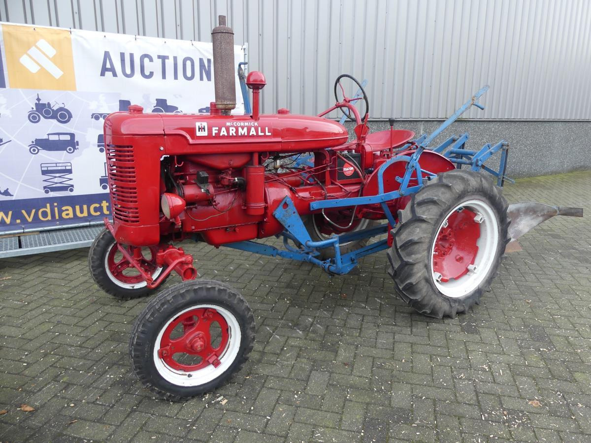 Mc Cormick Farmall A - Трактор: фото 1 Mc Cormick Farmall A - Трактор: фото 1