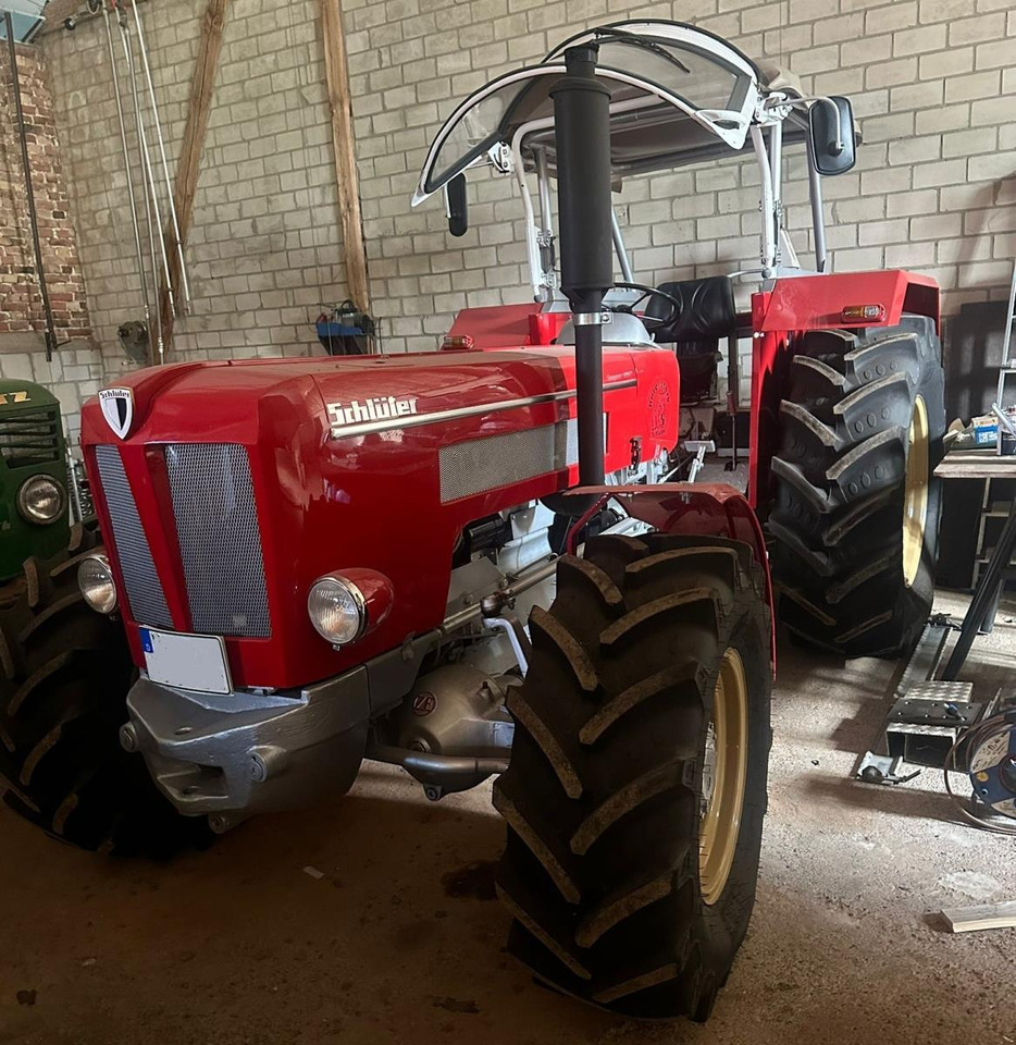 Schlüter 650V - Трактор: фото 1 Schlüter 650V - Трактор: фото 1