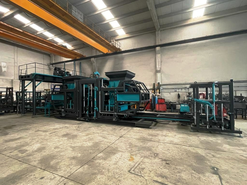 Constmach Machine de Fabrication de Blocs de Béton BS-25 (Machine de Pavage en Béton) - Вибропресс: фото 2 Constmach Machine de Fabrication de Blocs de Béton BS-25 (Machine de Pavage en Béton) - Вибропресс: фото 2
