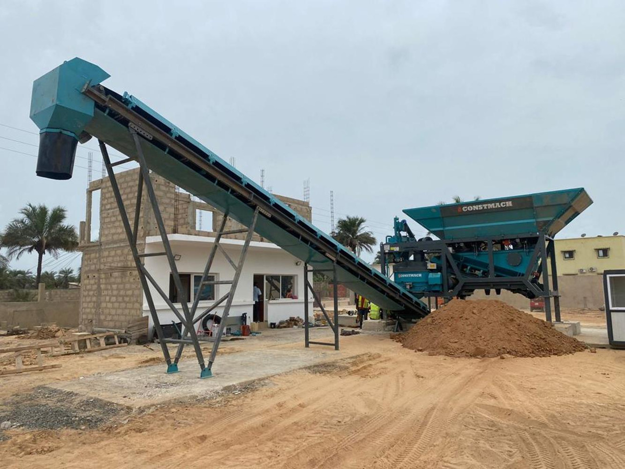 Constmach Small Mobile Concrete Batching Plant 45 m³/h - Строительная техника: фото 1 Constmach Small Mobile Concrete Batching Plant 45 m³/h - Строительная техника: фото 1