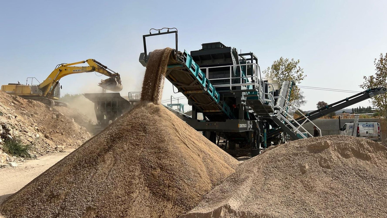 Constmach Mobile Impact Crushing And Screening Plant With Capacity Of 150-200 Tons - Строительная техника: фото 1