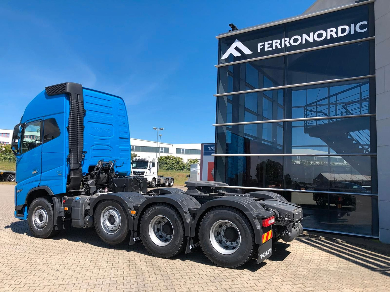 Volvo FH16 750 XL 8x4 Tridem*100T*Kriechgänge*Retarder Volvo FH16 750 XL 8x4 Tridem*100T*Kriechgänge*Retarder - Тягач: фото 4 Volvo FH16 750 XL 8x4 Tridem*100T*Kriechgänge*Retarder Volvo FH16 750 XL 8x4 Tridem*100T*Kriechgänge*Retarder - Тягач: фото 4