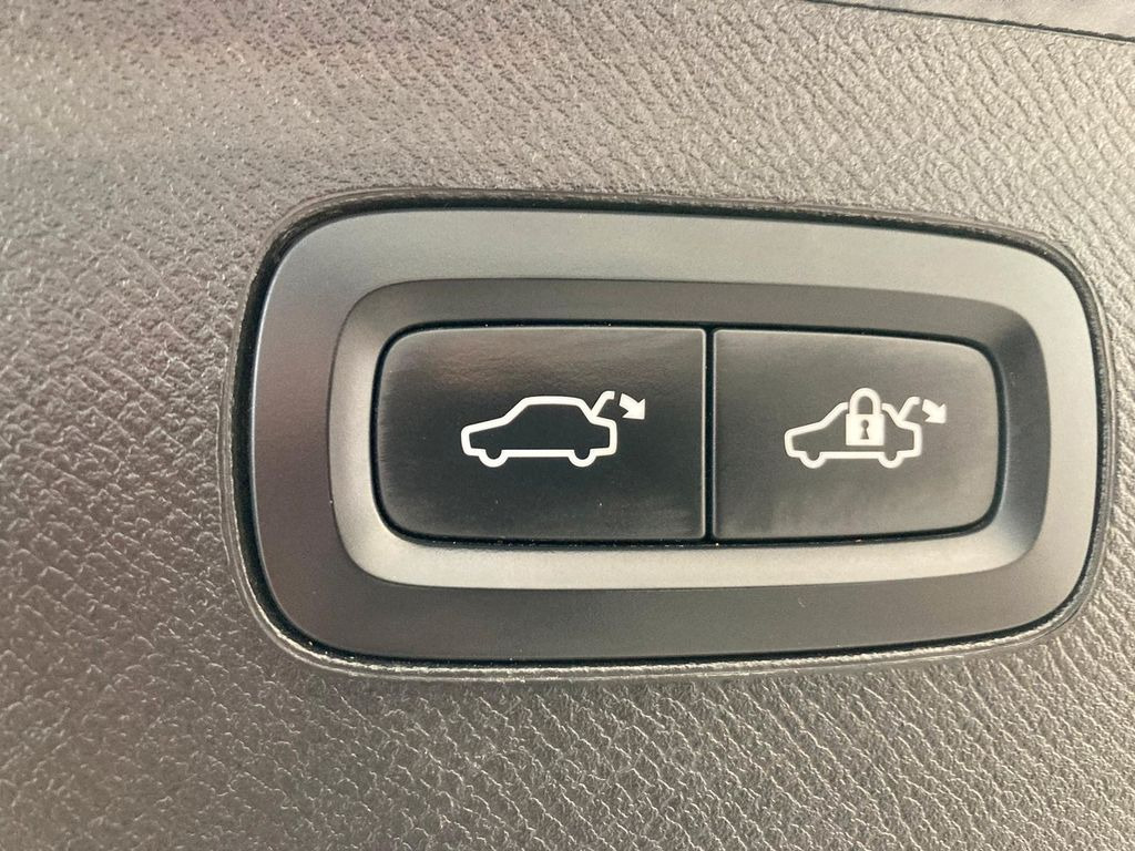 Volvo XC 90 T8 7-Sitzer Inscr. Expr. Recharge AWD  в лизинг Volvo XC 90 T8 7-Sitzer Inscr. Expr. Recharge AWD: фото 6