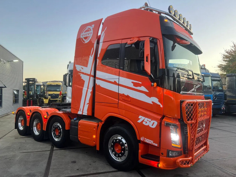 Volvo FH 16.750 8x4/4 - Тягач: фото 4 Volvo FH 16.750 8x4/4 - Тягач: фото 4