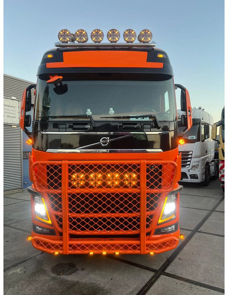 Volvo FH 16.750 8x4/4 - Тягач: фото 3 Volvo FH 16.750 8x4/4 - Тягач: фото 3