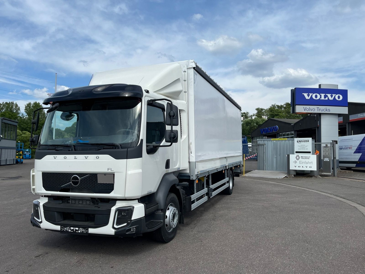 Volvo FL 14.245 Junge Schiebeplanenaufbau LBW - Тентованный грузовик: фото 1 Volvo FL 14.245 Junge Schiebeplanenaufbau LBW - Тентованный грузовик: фото 1
