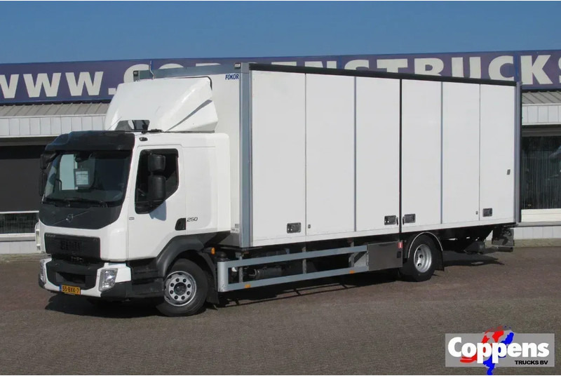 Volvo FL 250 Bakwagen + 6 deuren + Laadklep 2000 kg - Грузовик с закрытым кузовом: фото 1 Volvo FL 250 Bakwagen + 6 deuren + Laadklep 2000 kg - Грузовик с закрытым кузовом: фото 1