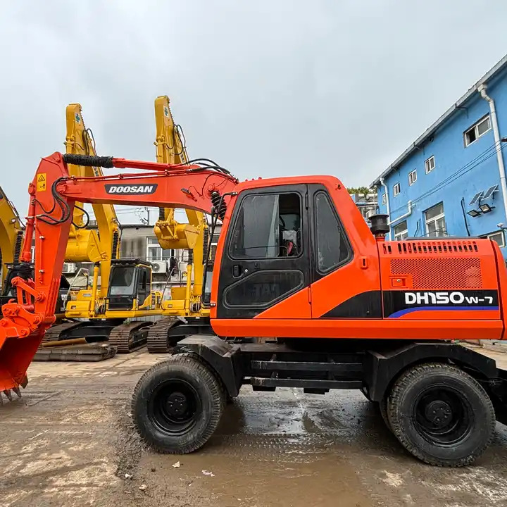 15ton Used Wheel Excavator Doosan Dh150w-7 Made In Korea For Sale With Original Good Running Condition In Shanghai - Гусеничный экскаватор: фото 1 15ton Used Wheel Excavator Doosan Dh150w-7 Made In Korea For Sale With Original Good Running Condition In Shanghai - Гусеничный экскаватор: фото 1