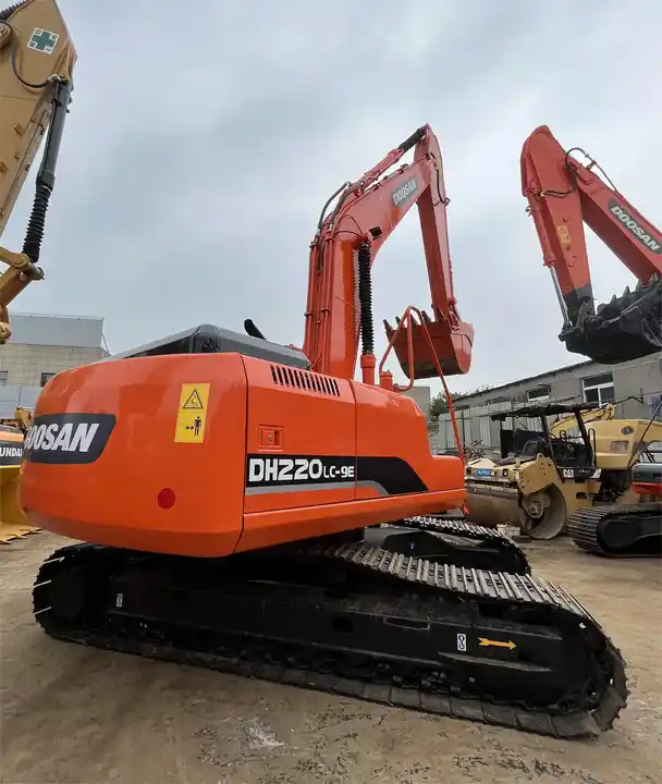 90% new used 22t Doosan DH220LC-9E DH220-9 DH220-9E DH220LC-9 crawler excavator - Гусеничный экскаватор: фото 1 90% new used 22t Doosan DH220LC-9E DH220-9 DH220-9E DH220LC-9 crawler excavator - Гусеничный экскаватор: фото 1