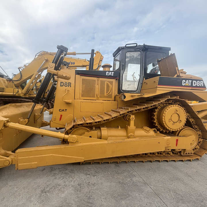High Efficiency Used Caterpillar Bulldozer cat d8r Used Caterpillar d7g 6g d8r - Бульдозер: фото 1 High Efficiency Used Caterpillar Bulldozer cat d8r Used Caterpillar d7g 6g d8r - Бульдозер: фото 1