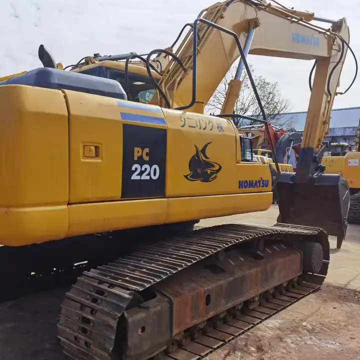 High Performance Japanese Made Digging Machine Used Komatsu Pc220-7 Crawler Excavator With Powerful Engine In Shanghai - Гусеничный экскаватор: фото 1 High Performance Japanese Made Digging Machine Used Komatsu Pc220-7 Crawler Excavator With Powerful Engine In Shanghai - Гусеничный экскаватор: фото 1