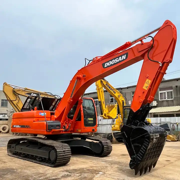 High Quality 90% New Excellent State Efficient Energy Used Doosan Dx225 Dx225lc Crawler Excavator In Shanghai - Гусеничный экскаватор: фото 1 High Quality 90% New Excellent State Efficient Energy Used Doosan Dx225 Dx225lc Crawler Excavator In Shanghai - Гусеничный экскаватор: фото 1
