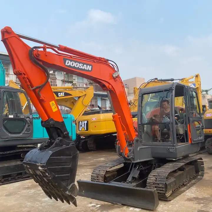 High Quality New Stock Korea Imported Small Scale Excellent State Used Doosan Dx60 Crawler Excavator At Best Price - Гусеничный экскаватор: фото 1 High Quality New Stock Korea Imported Small Scale Excellent State Used Doosan Dx60 Crawler Excavator At Best Price - Гусеничный экскаватор: фото 1