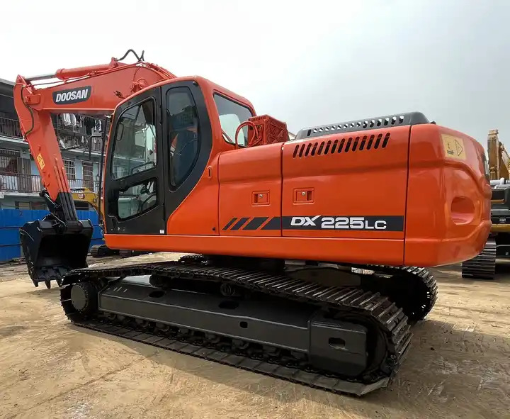 High Quality Original Korea Nice Performance Used Excavator Doosan Dx225lc,Dx225 Model For Sale 22.5ton Best Price In Shanghai в лизинг High Quality Original Korea Nice Performance Used Excavator Doosan Dx225lc,Dx225 Model For Sale 22.5ton Best Price In Shanghai: фото 6