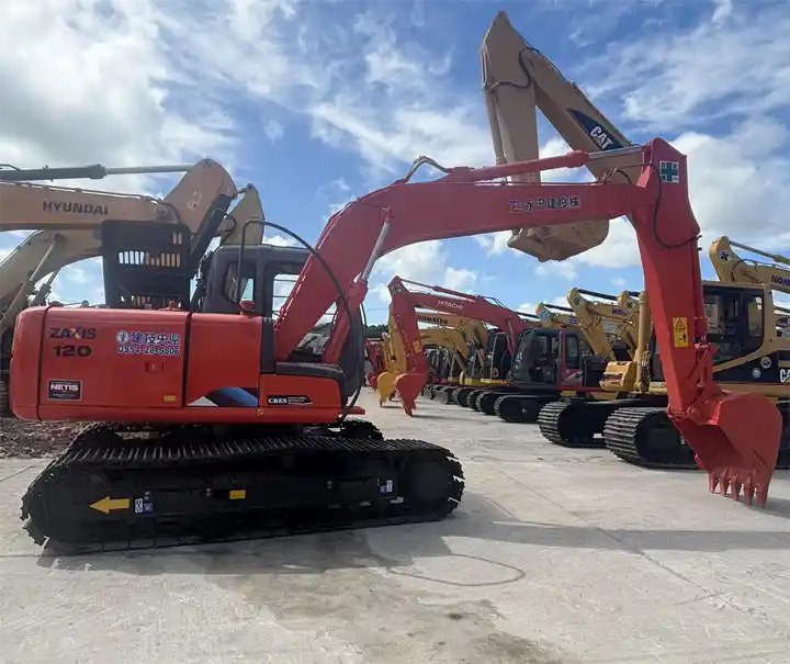 High Quality Original Landscaping Excavator Hitachi Zx120 Excavator With Thumb And Ditch Bucket In Shanghai - Гусеничный экскаватор: фото 1 High Quality Original Landscaping Excavator Hitachi Zx120 Excavator With Thumb And Ditch Bucket In Shanghai - Гусеничный экскаватор: фото 1