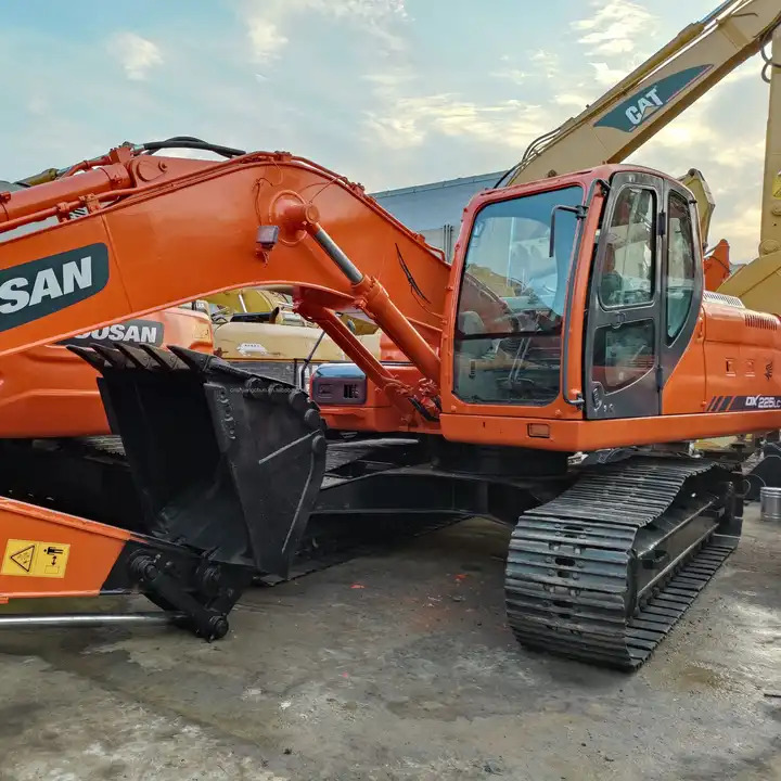 High Quality and Low price Used Doosan Dx60 Wheeled Excavator In Good Condition 6-ton Mini 6t Excavator for sale - Гусеничный экскаватор: фото 1